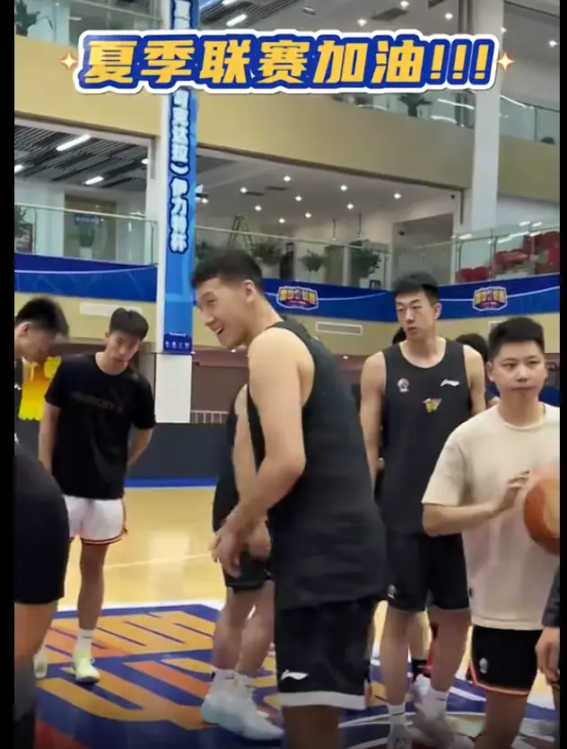 今天下午, 有随队的, 广东队抵达